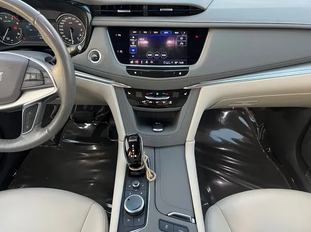 Car image 18