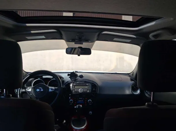 Car image 14