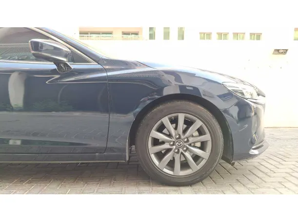 Car image 9