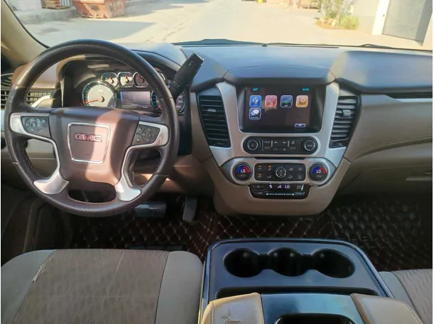 Car image 16