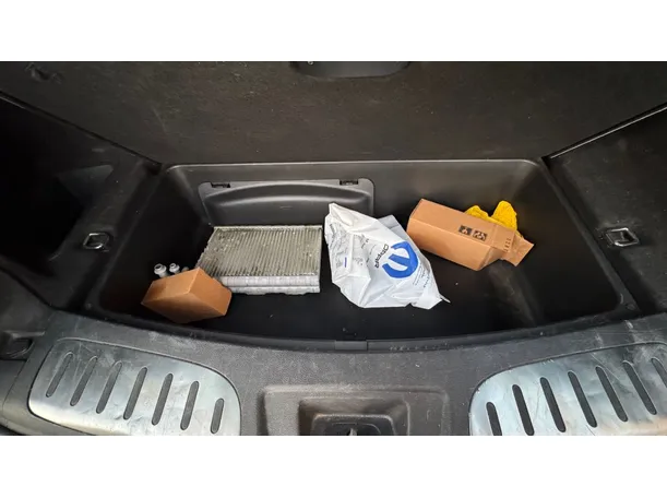 Car image 20