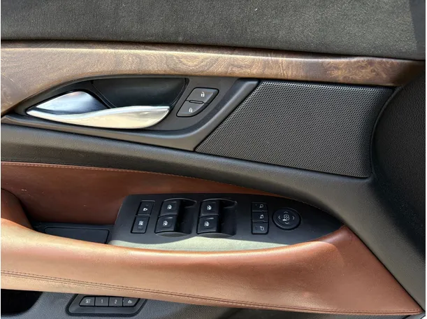 Car image 26