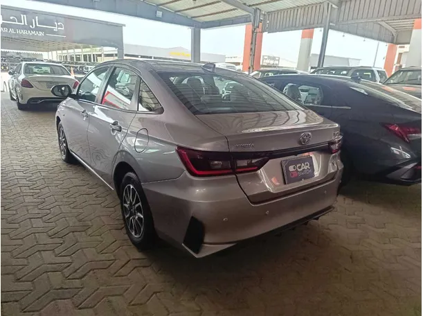 Car image 6