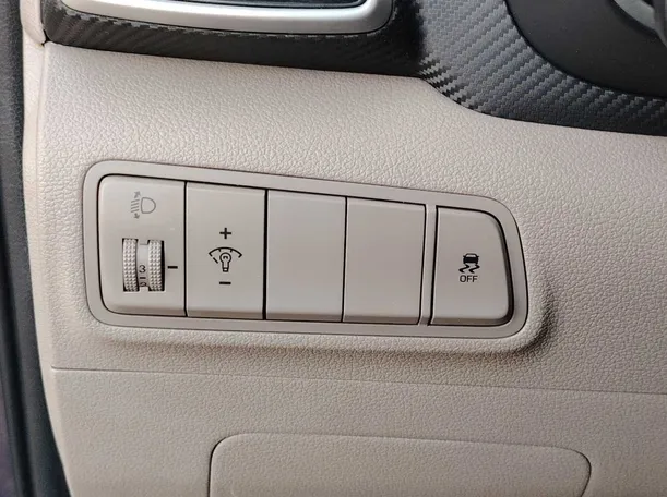 Car image 28