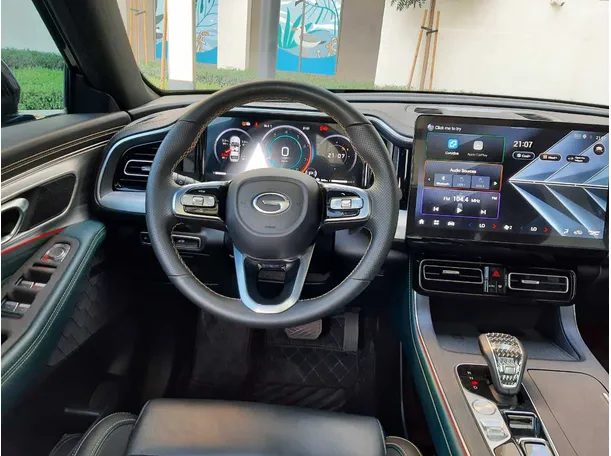 Car image 17