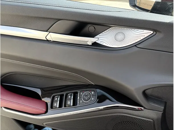 Car image 29