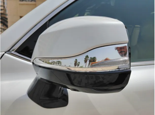 Car image 32