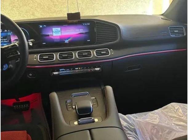 Car image 7