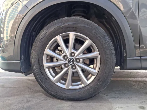 Car image 9