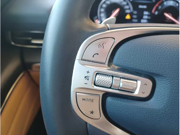 Car image 27