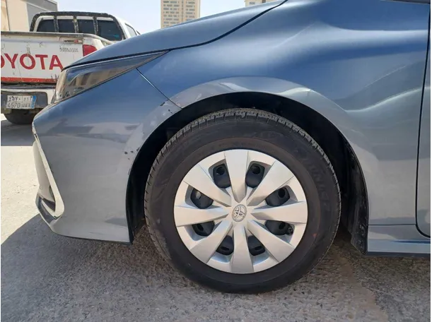 Car image 9