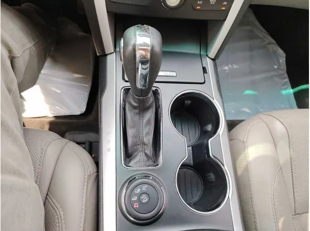 Car image 30