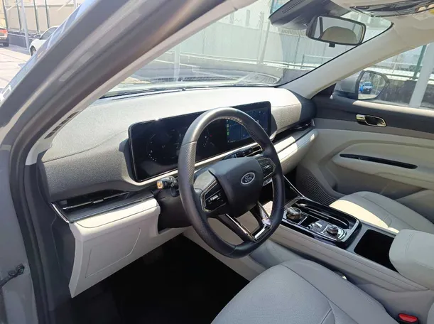 Car image 13