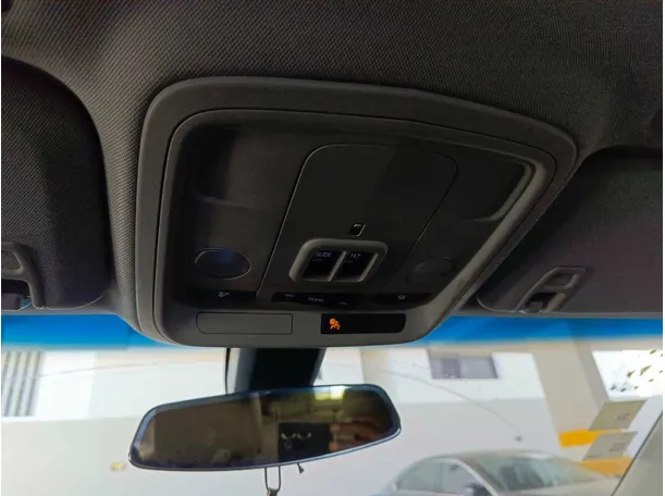 Car image 34
