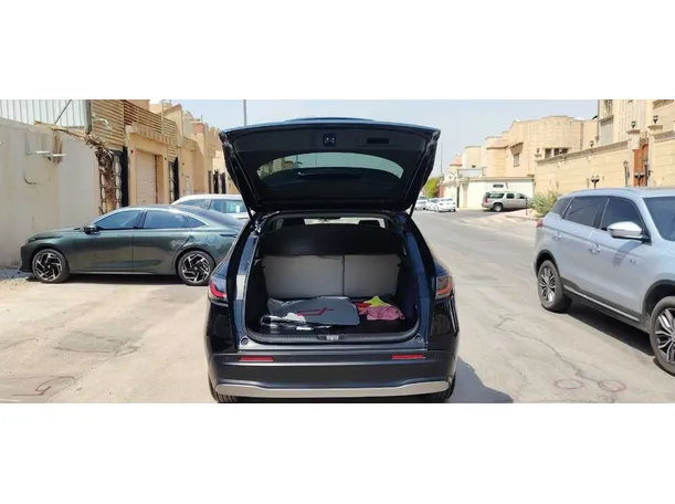 Car image 21