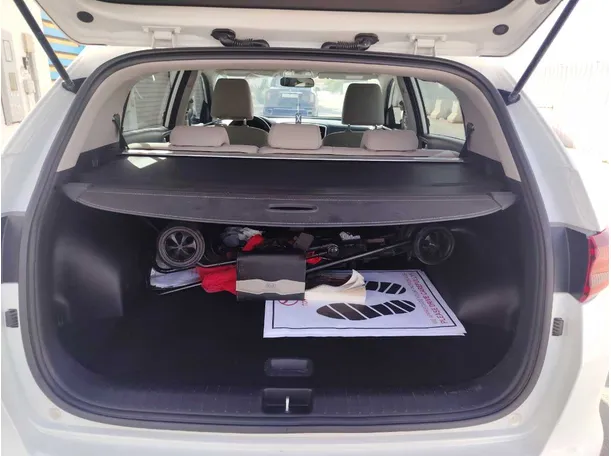 Car image 30