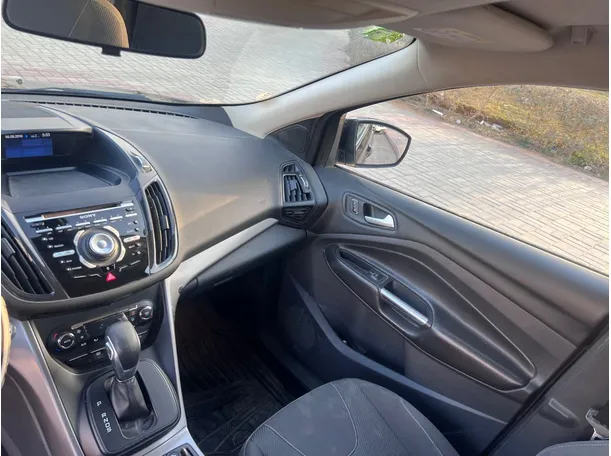 Car image 26