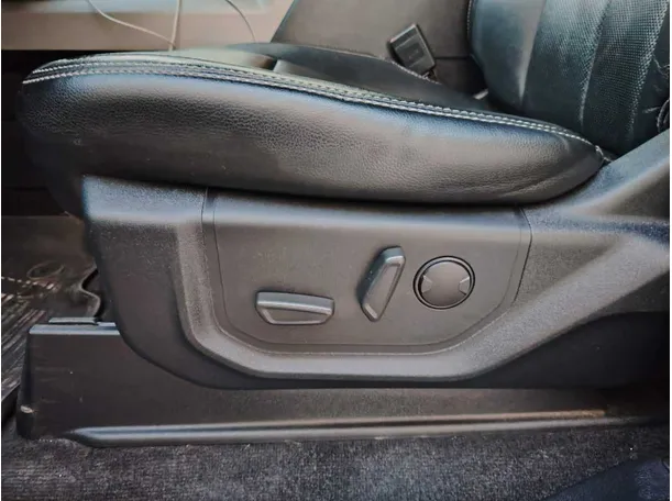 Car image 39
