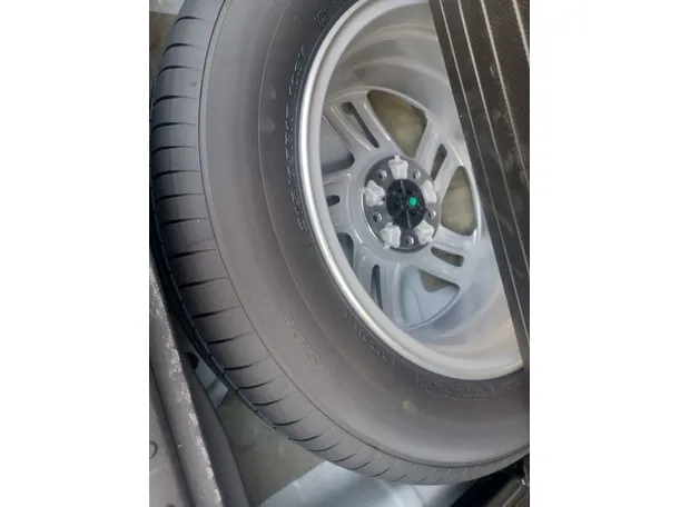 Car image 22