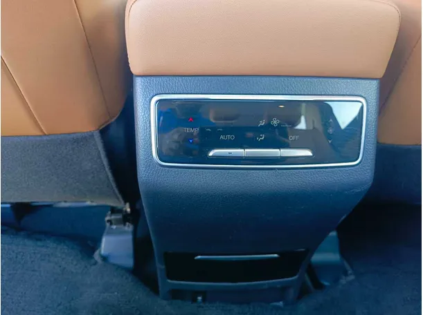 Car image 39