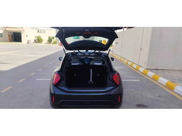Car image 20