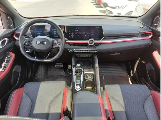 Car image 15