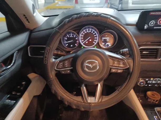 Car image 18
