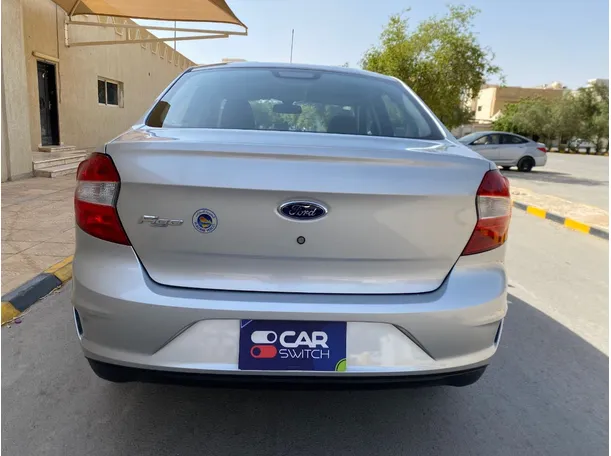 Car image 6