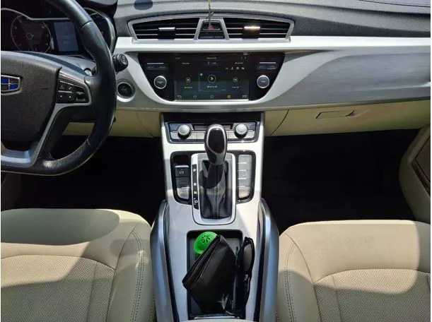 Car image 15