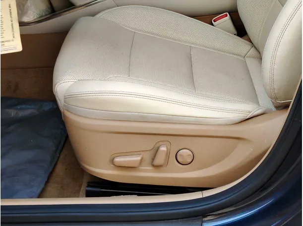 Car image 32
