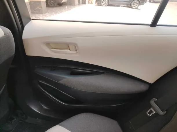 Car image 33