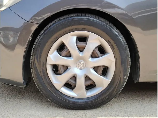 Car image 9