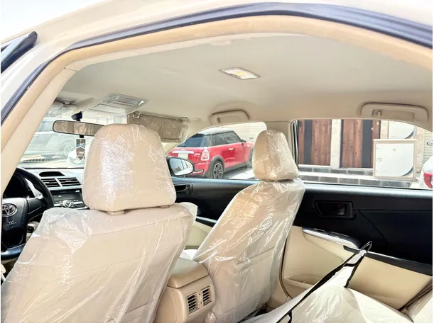 Car image 17