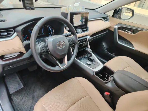 Car image 12