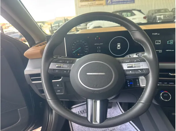 Car image 11