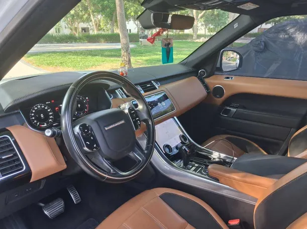 Car image 11