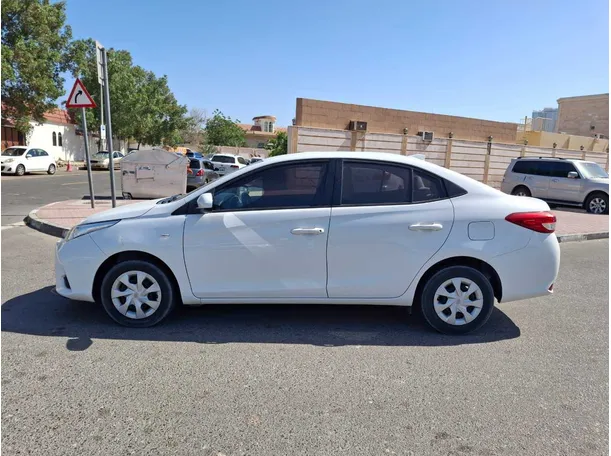 Car image 8
