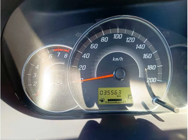 Car image 19
