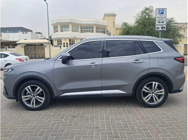 Car image 8