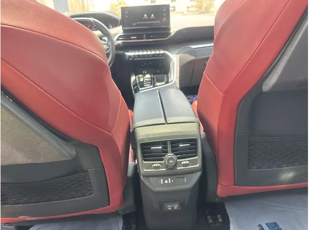 Car image 20