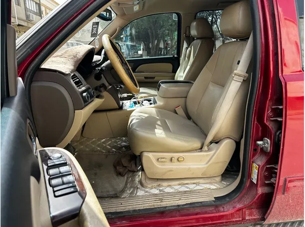Car image 12
