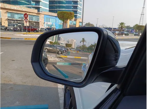 Car image 22