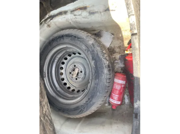 Car image 22