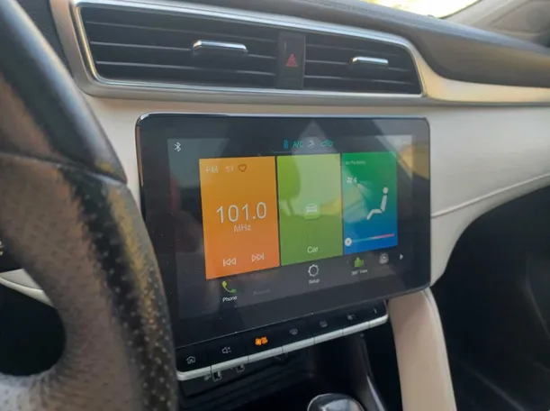 Car image 18