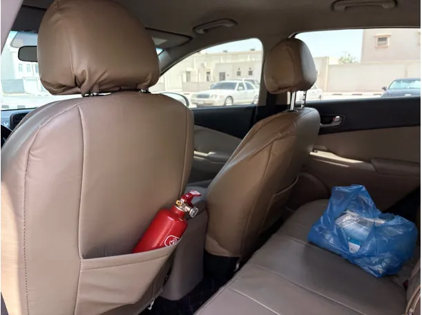 Car image 17