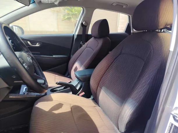Car image 13