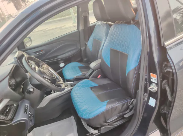 Car image 13