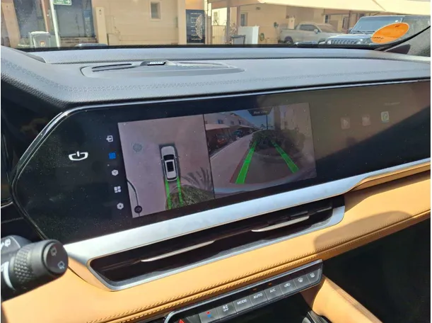Car image 18