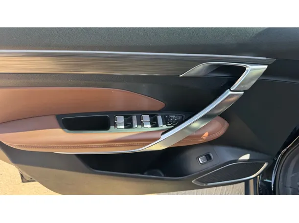 Car image 24