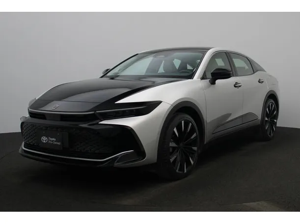 2023 تويوتا كراون في الإمارات